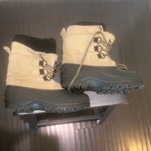 Itasca Men's Size 7 Black and Cream Snow Boots - Like New